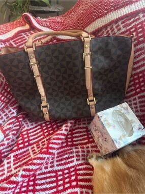 Classic Geometric Tote Bag in Brown and Tan